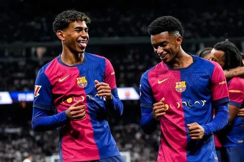 "سحر في المملكة".. يامال يسجل هدفًا رائعًا لبرشلونة في شباك ريال مدريد (فيديو)